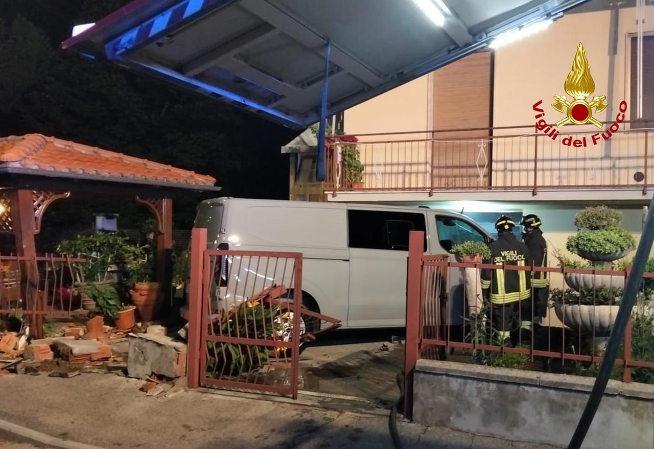 
	L'incidente (foto vigili del fuoco)

