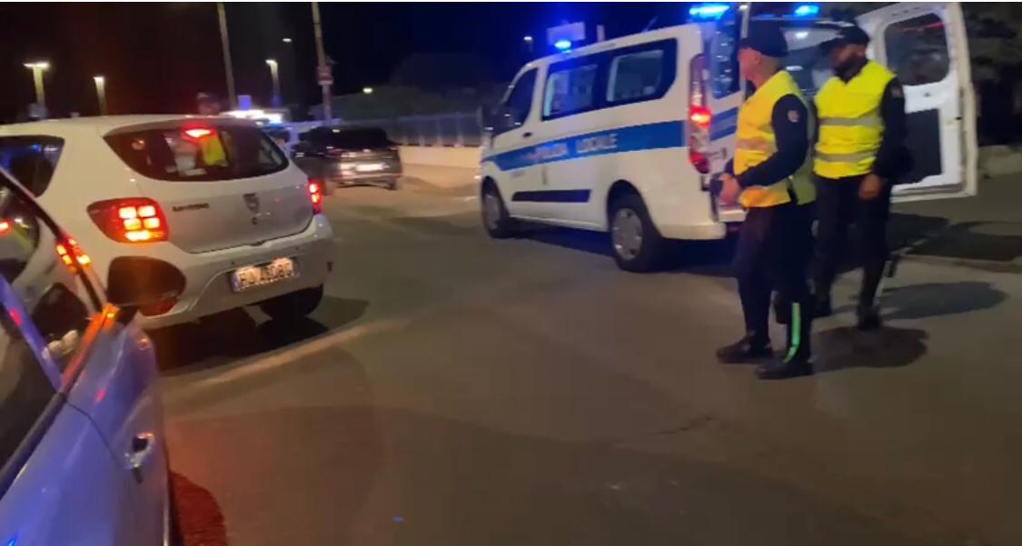 Dalla spiaggia alla discoteca, musica e mix di alcol “fai da te”: ecco la movida dei giovani nella notte di Platamona