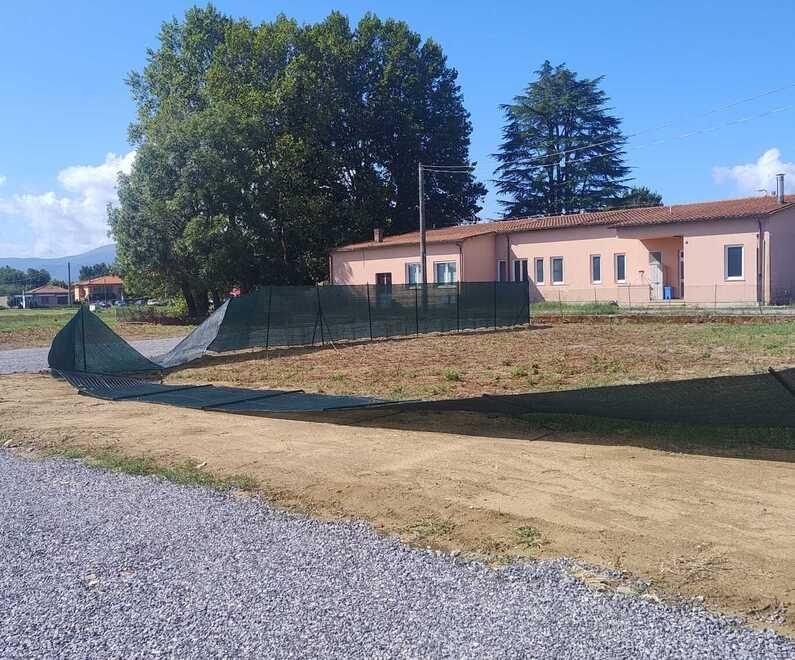 Asilo Borgonuovo, i genitori: «Recinzione giù dopo il temporale»<br>
