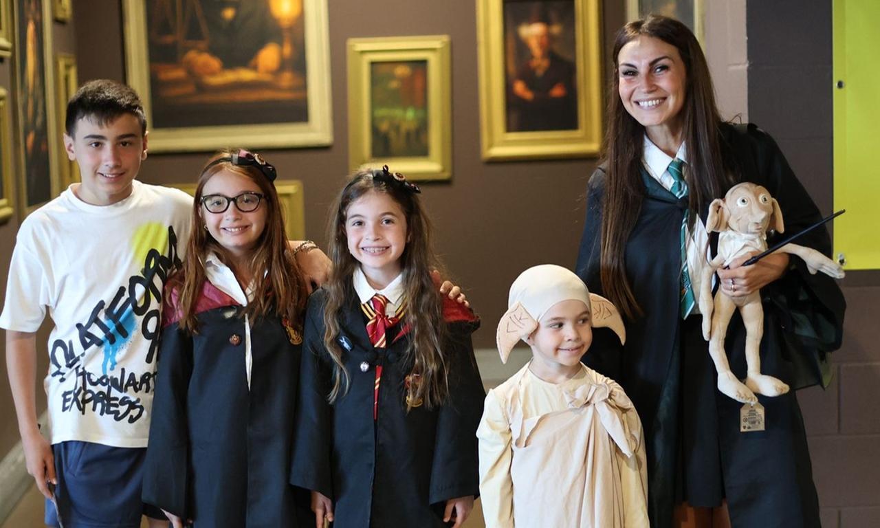 Stregghete e l'elfo Dobby al Victoria (foto Vignoli)