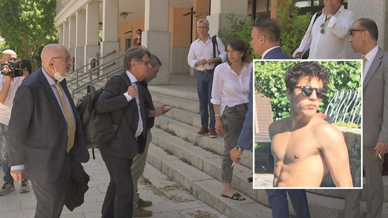 Processo a Grillo jr e ai tre amici: sei anni tra accuse, lacrime e impatto mediatico