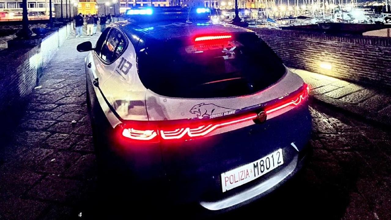 Una volante della polizia (foto d'archivio)