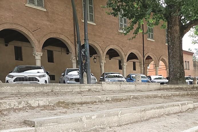 Ferrara, bullo di piazza Ariostea a processo per tentata rapina