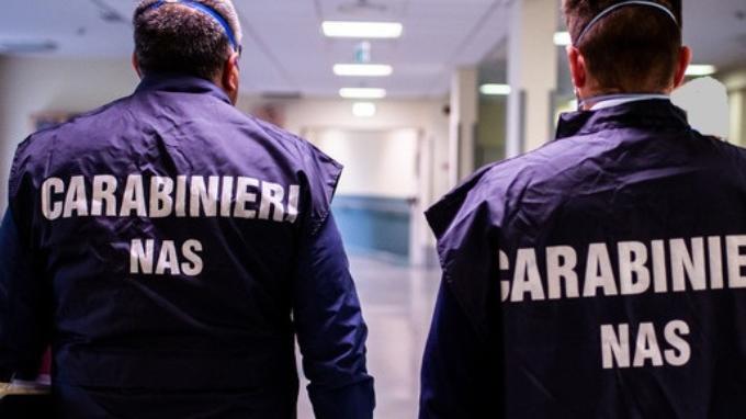 Ragni e insetti nel panificio: multa da mille euro