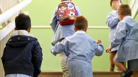 Abusi all’asilo nel Ferrarese, i genitori: «Le maestre hanno responsabilità»