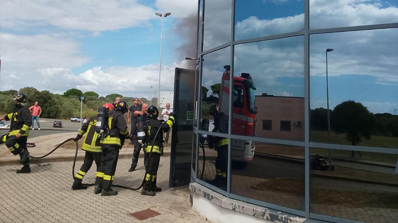 L'incendio all'ospedale di Cecina (foto Asl)