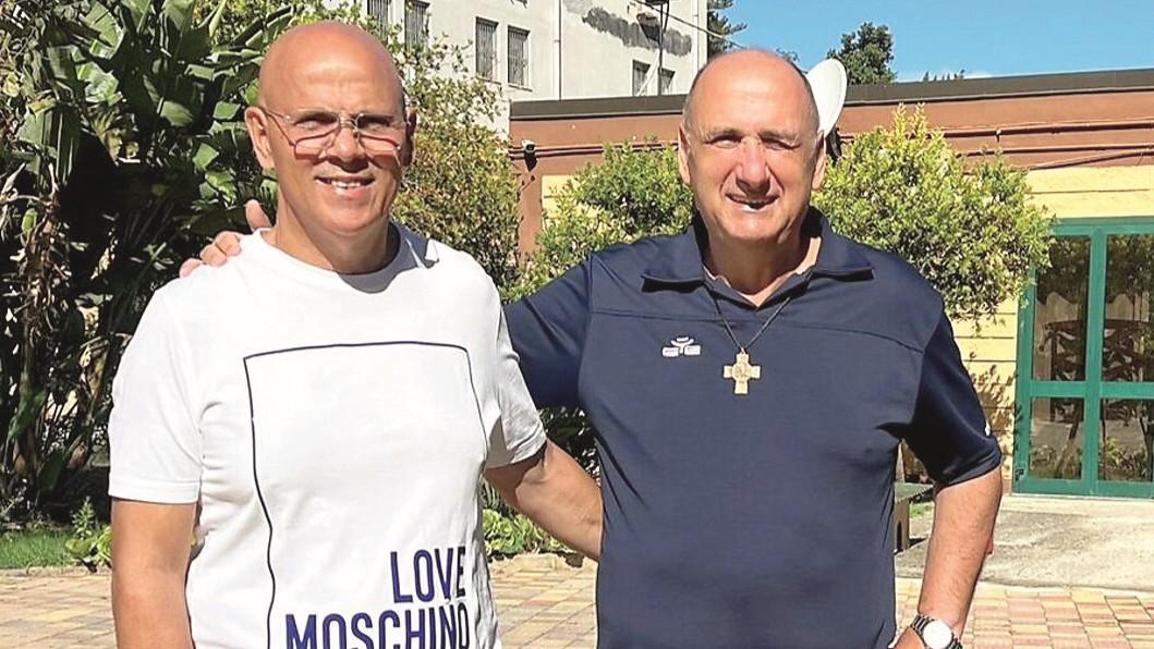 A sinistra Mario Vincenzo Selis insieme a don Galia 