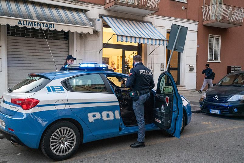Prato, la polizia ha arrestato un sicario cinese armato di pistola