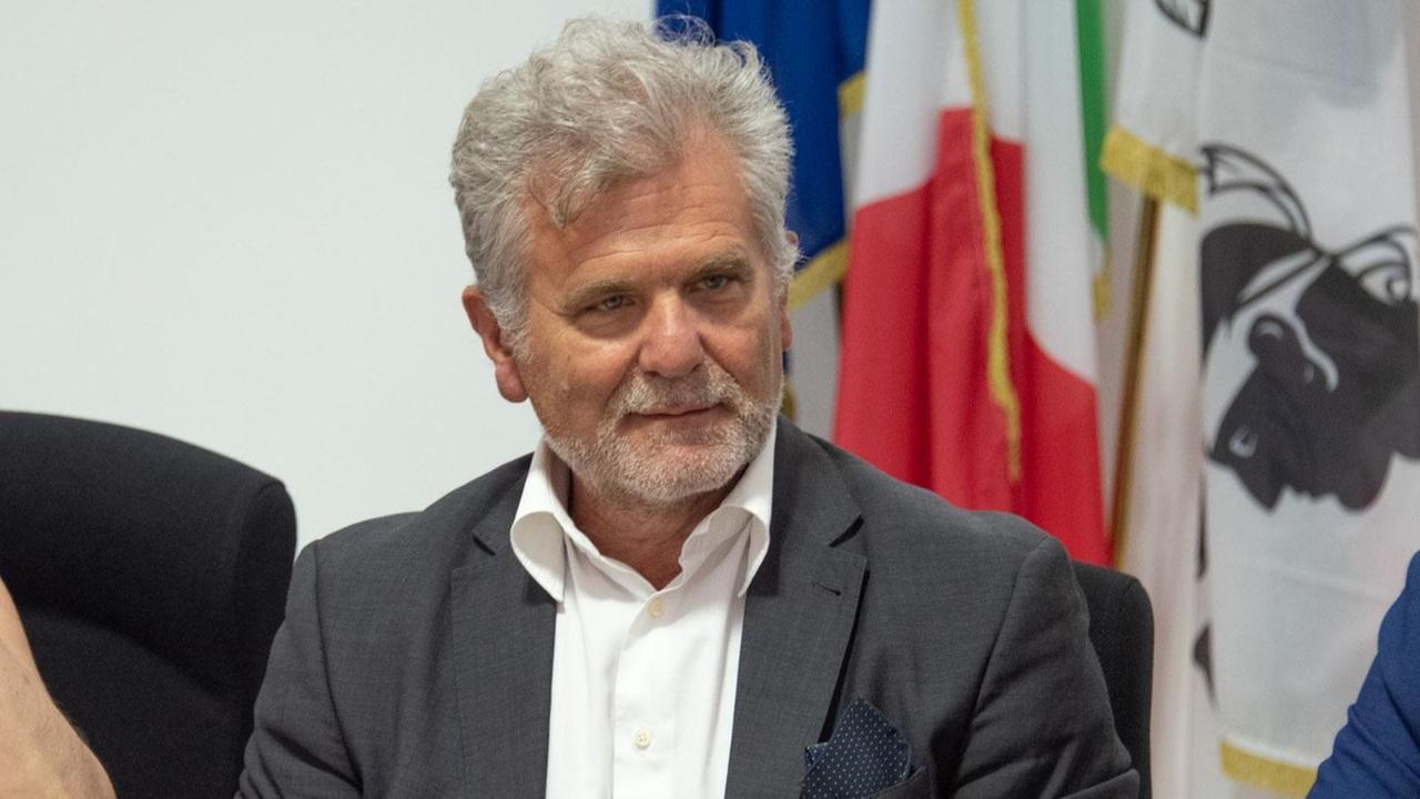La promessa di Bartolazzi: «I sardi non viaggeranno più per curarsi, non chiuderemo alcun ospedale e taglieremo del 40% le liste d'attesa» – L’intervista completa
