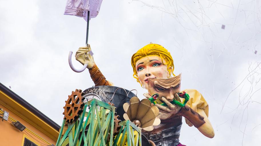 Cento e Viareggio, che sfida: «Carnevali diversi e unici»