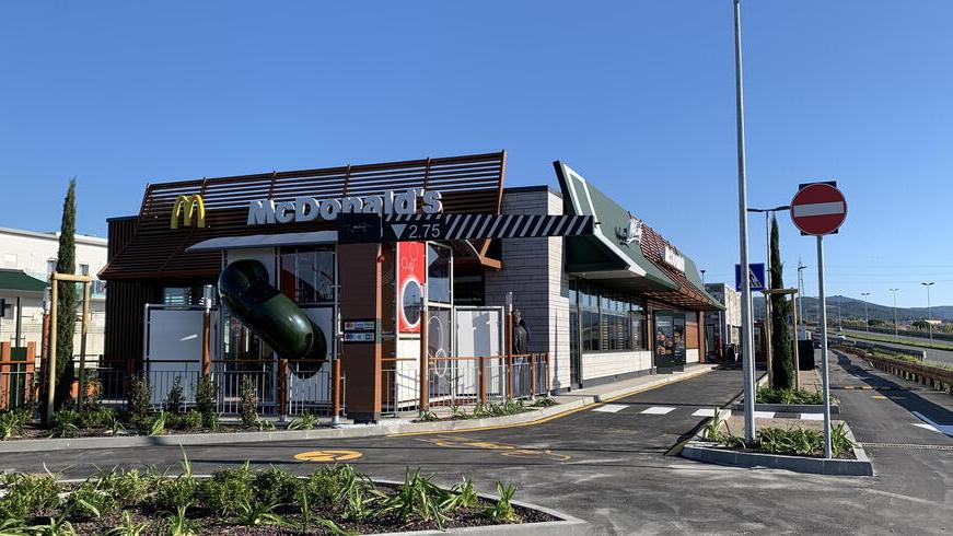 McDonald’s assume e cerca 15 addetti: ecco requisiti e come candidarsi<br type="_moz" />