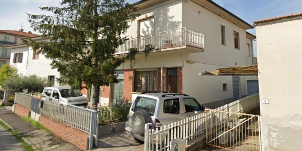 
	L&rsquo;esterno della palazzina in cui si trova l&rsquo;azienda del settore calzaturiero Altalena


