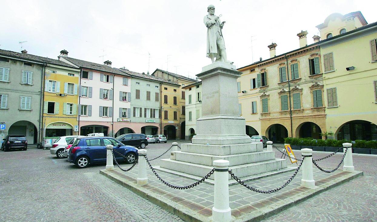 Scandiano, i commercianti non ci stanno: «La polemica sulla sicurezza? Solo strumentalizzazioni. Questa è una citta bella e vivibile»