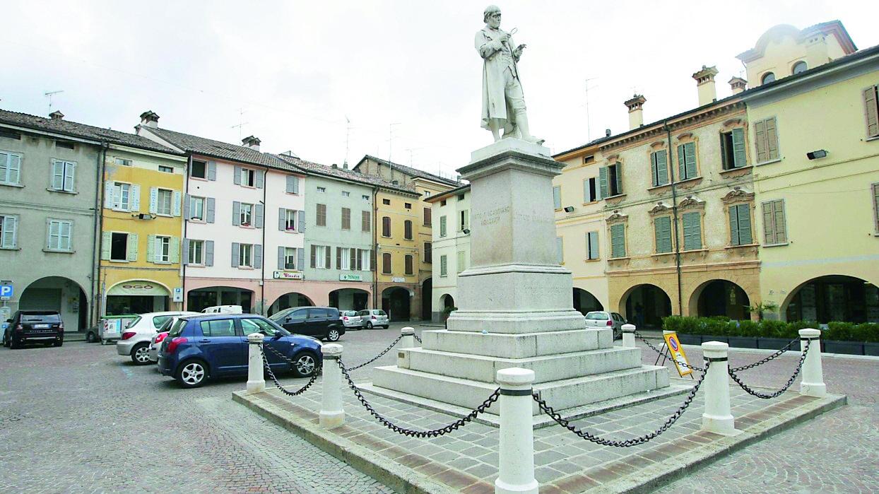 Scandiano, i commercianti non ci stanno: «La polemica sulla sicurezza? Solo strumentalizzazioni. Questa è una citta bella e vivibile»