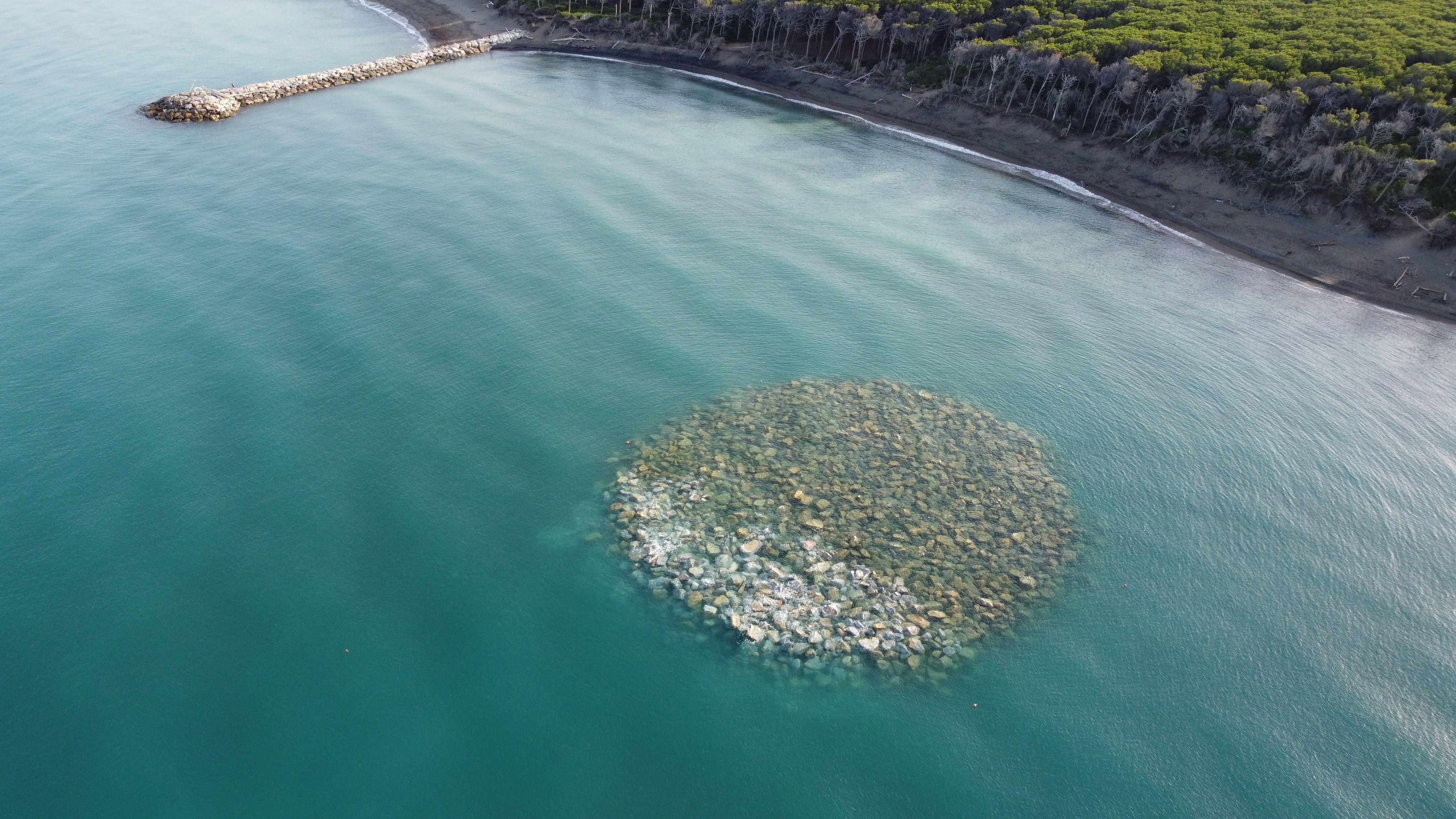 Cecina, in arrivo altre due atolli per salvare il Tombolo sud<br>
