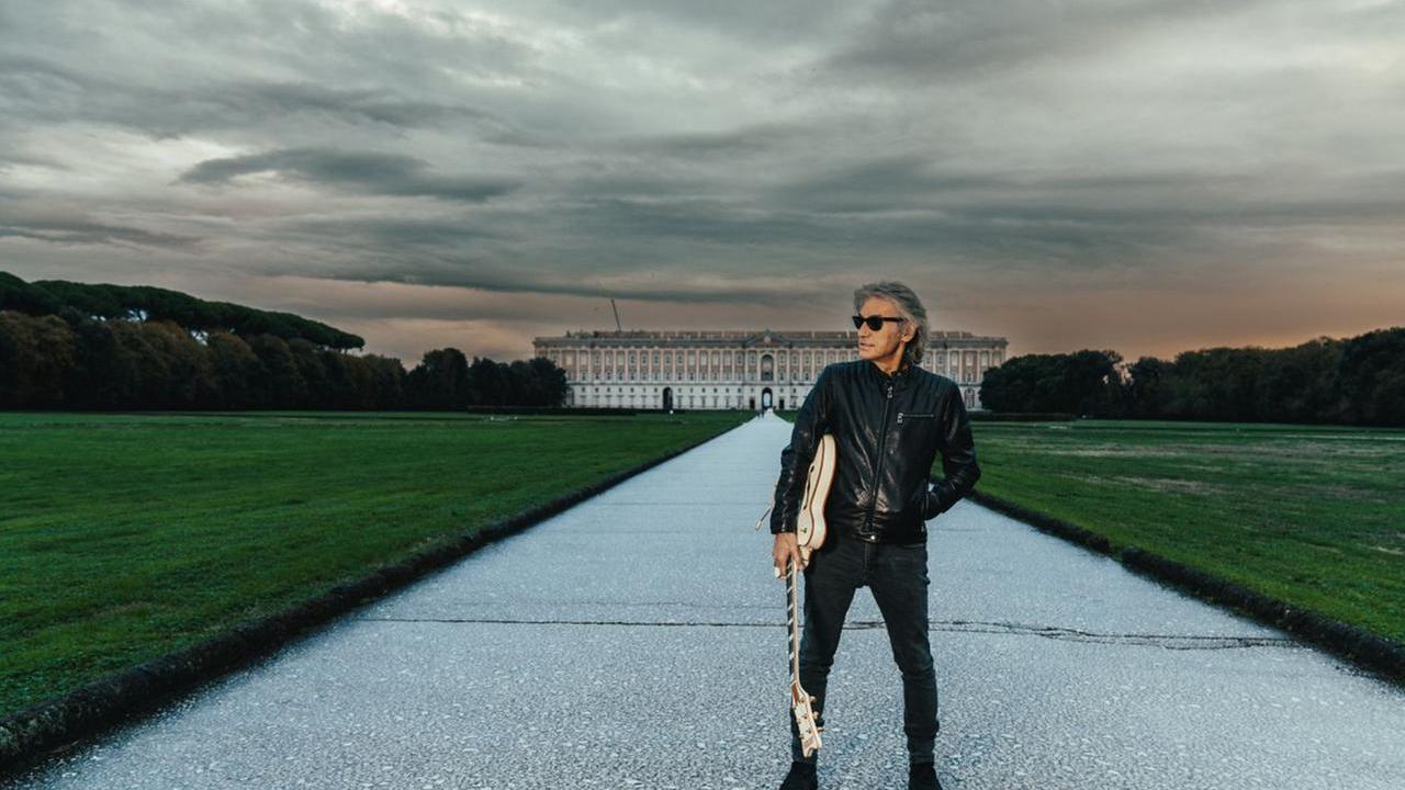 Luciano Ligabue, “La Notte di Certe Notti” da Reggio sbarca alla Reggia di Caserta