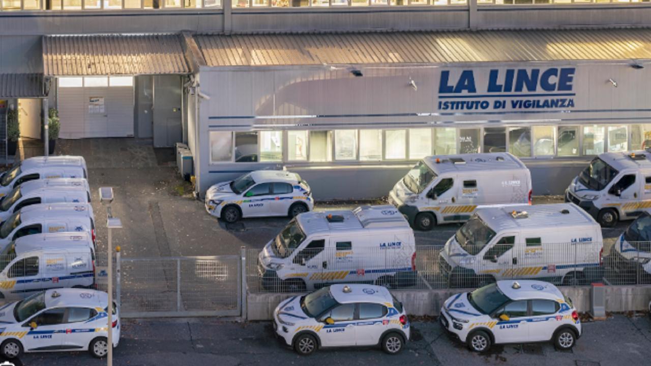 Mezzi dell'istituto di vigilanza "La Lince"