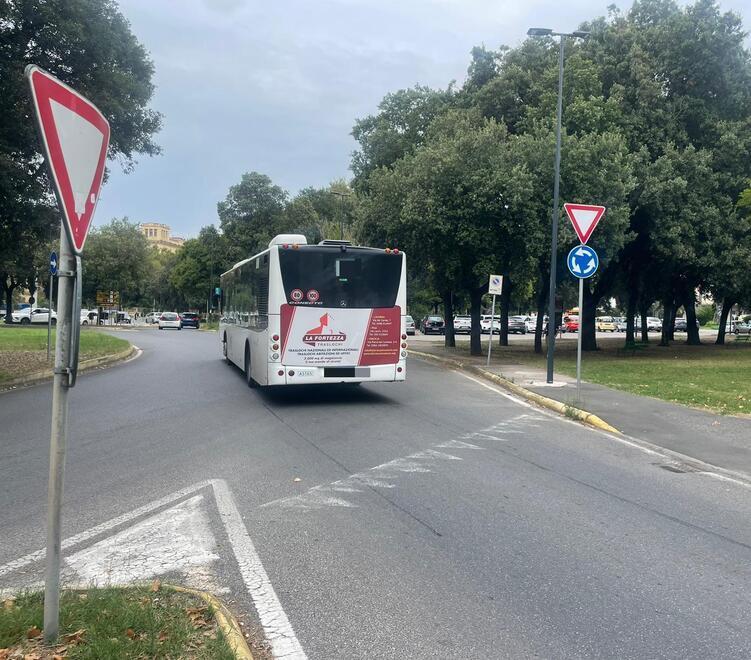 Livorno, multata prof invalida: «Impossibile timbrare col bus in movimento»<br type="_moz" />
