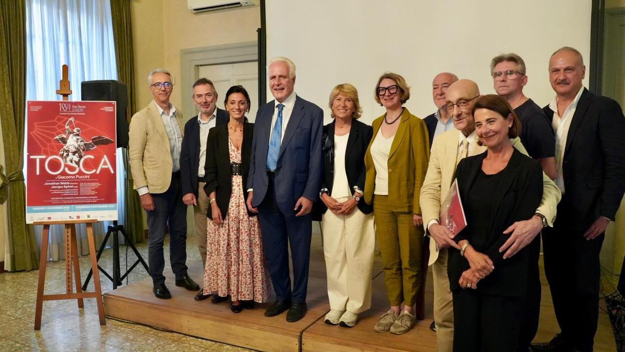 La presentazione della Tosca al Politeama