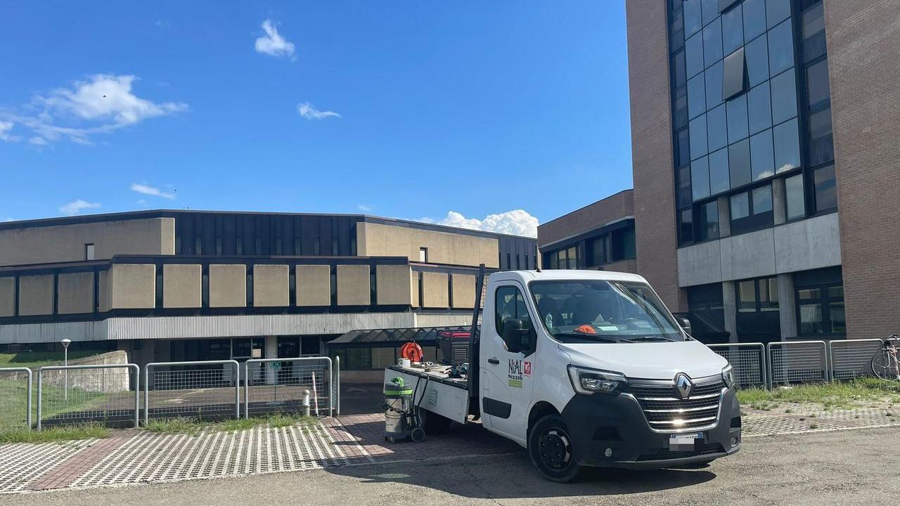 Rogo Inalca: trovato amianto nel cortile del tribunale e sui tetti delle abitazioni vicine