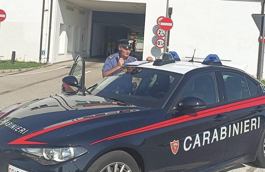 
	I carabinieri all'ospedale di Cona

