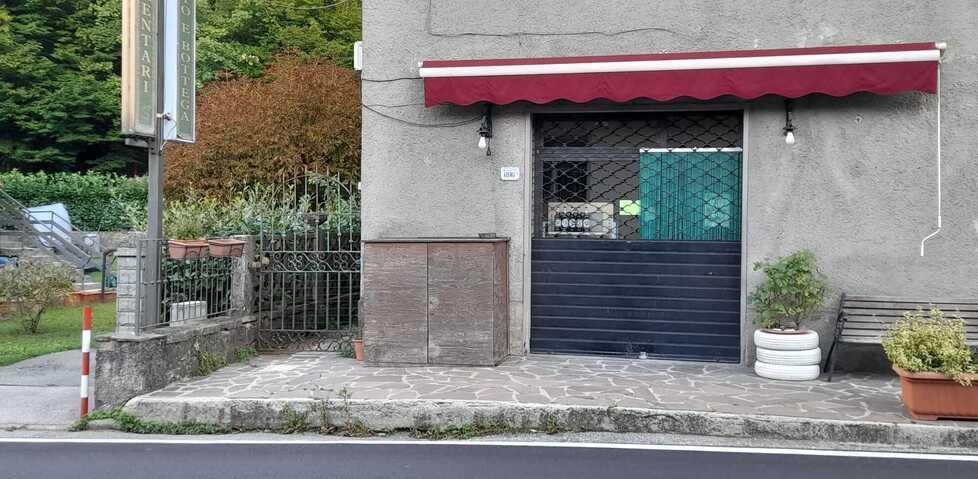 
	Il negozio di alimentari di Anna Ferracuti

