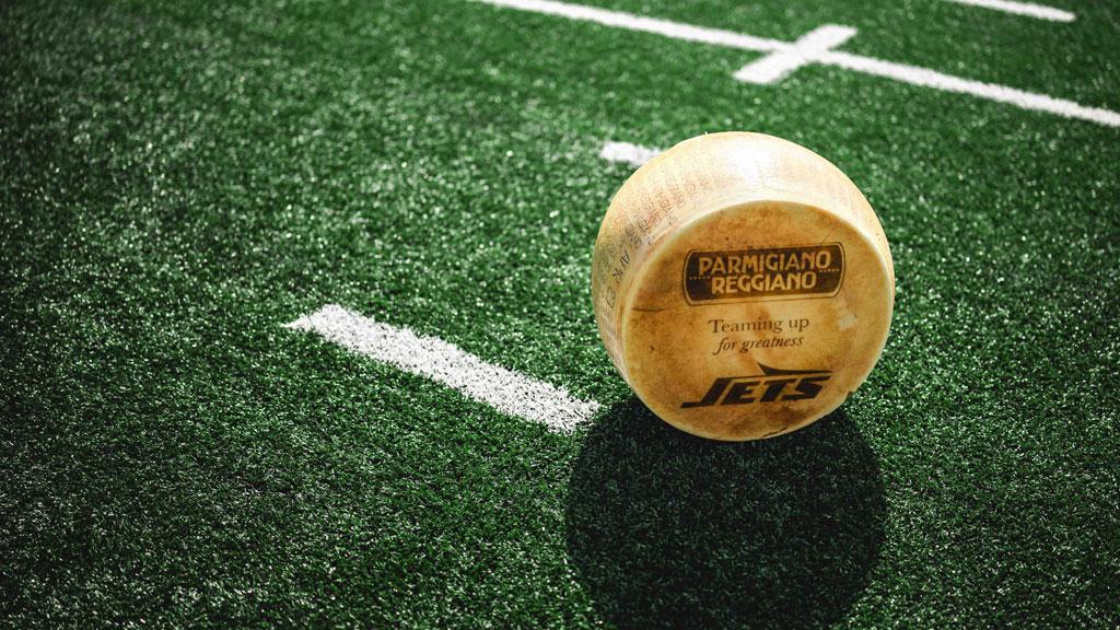 Il Parmigiano Reggiano sbarca nel football americano con i New York Jets