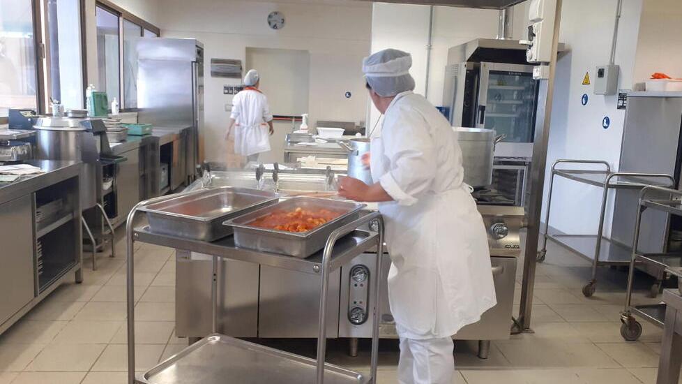 Pontedera, mensa scolastica solo dal 29 settembre: genitori sul piede di guerra<br>