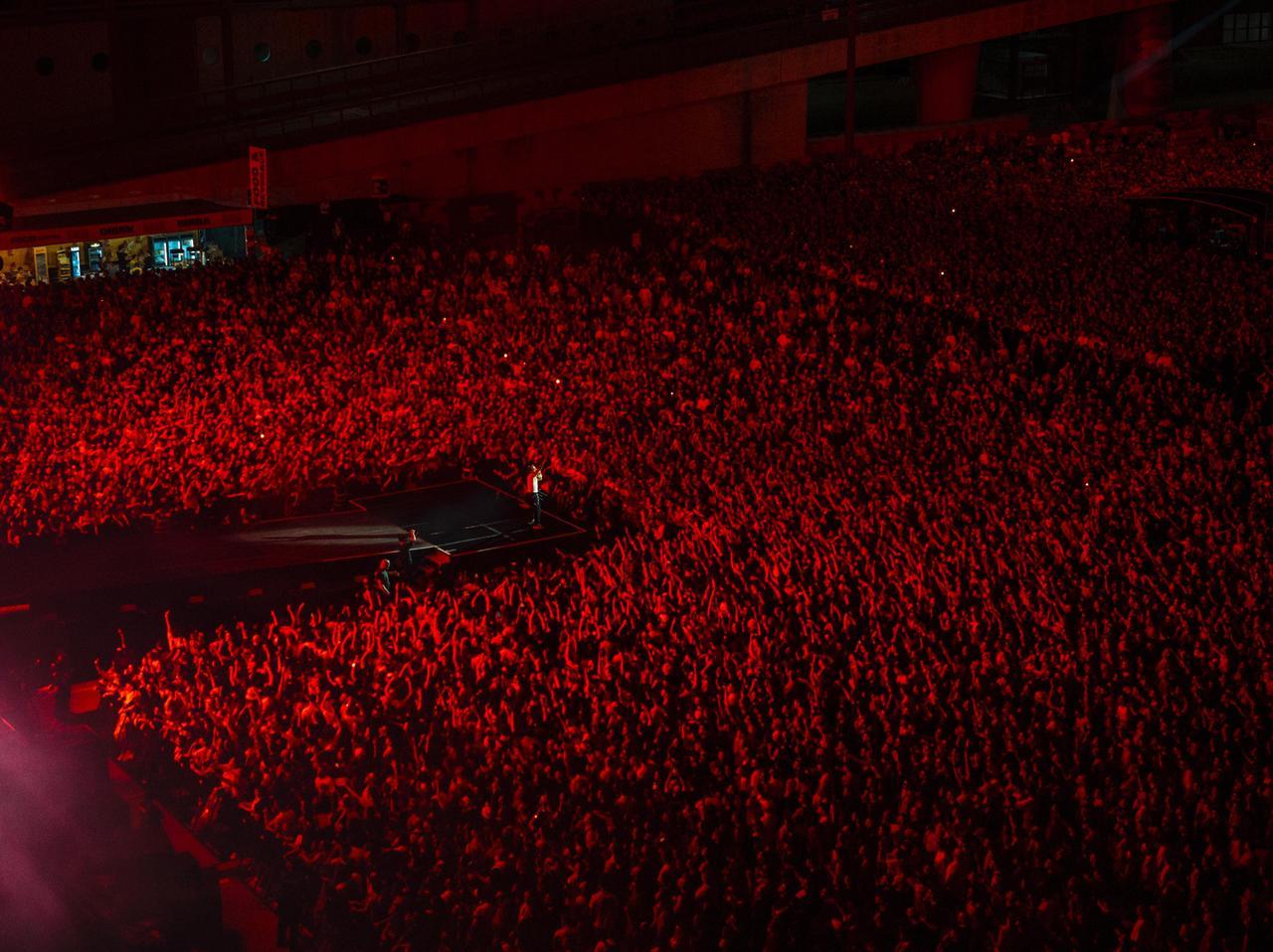 Show epico per Salmo a Milano con il Lebonski park: duetti con Zucchero e Fabri Fibra – VIDEO