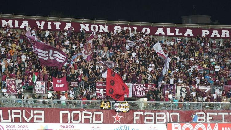 I tifosi amaranto (foto Stick)