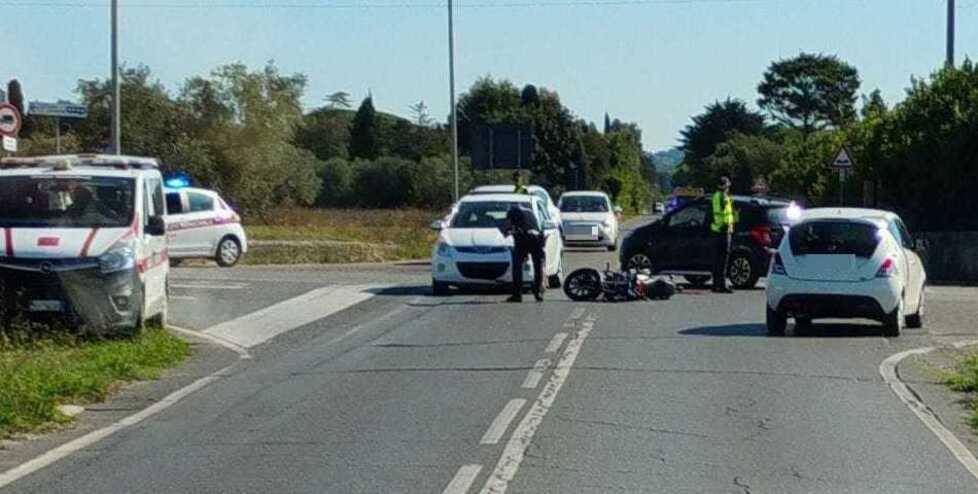Cecina, via Pasubio: ancora un incidente. Proteste per la poca sicurezza