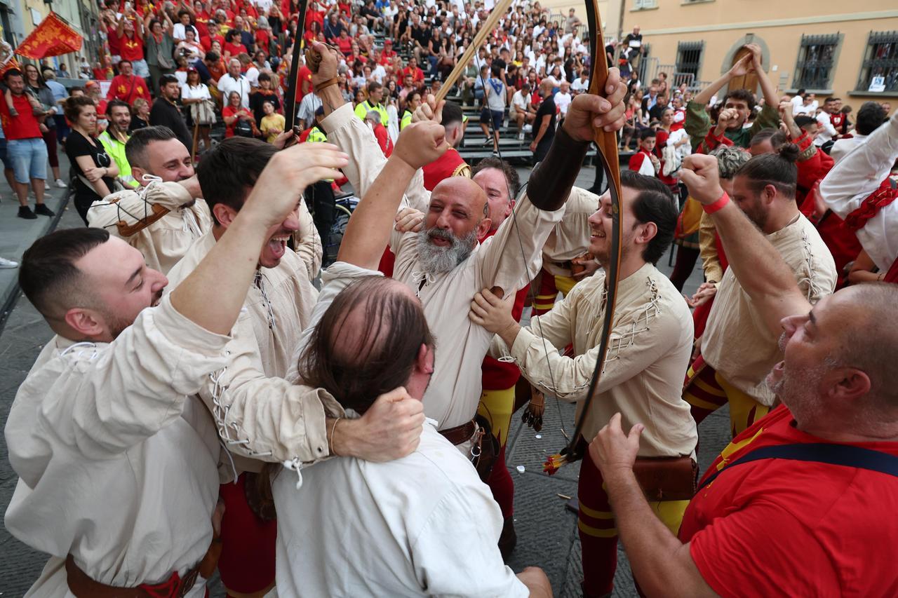 Palio di Pescia 2025, torna a vincere il rione Ferraia. Ma è la festa di tutti