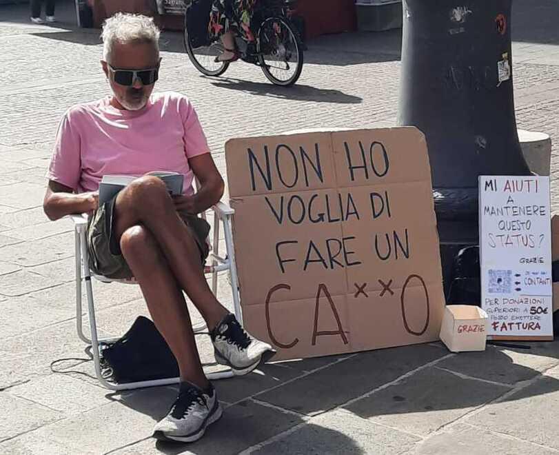 Franceschini “nullafacente”. La provocazione del comico a Ferrara