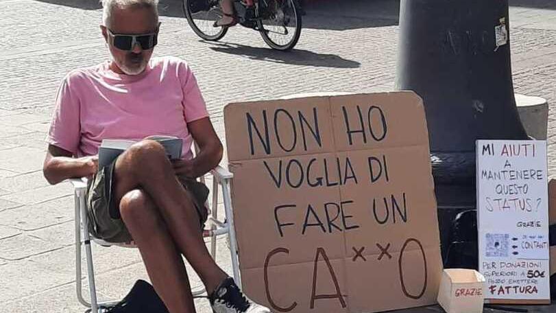 Franceschini “nullafacente”. La provocazione del comico a Ferrara