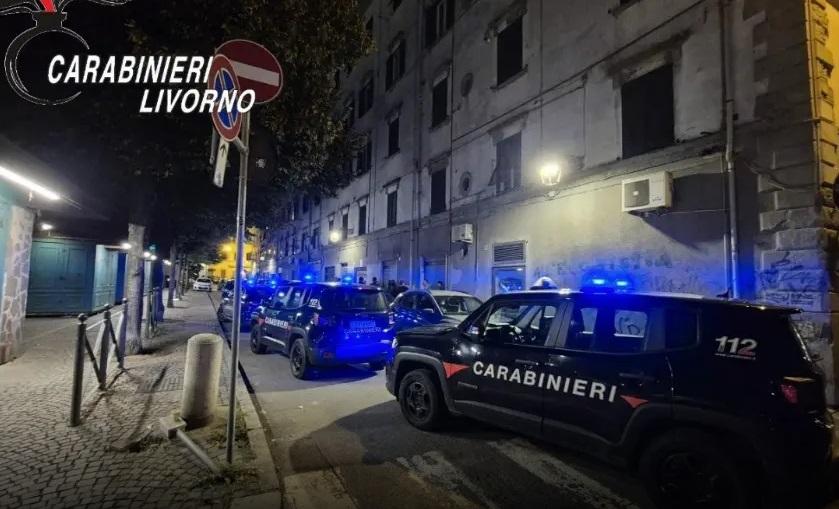 
	Pattuglie dei carabinieri in piazza Garibaldi

