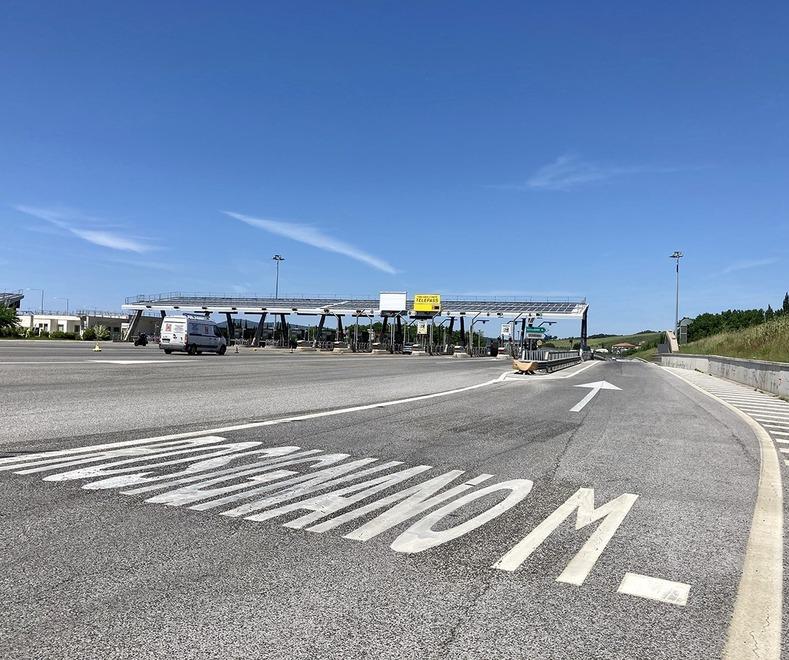 
	Il casello all'altezza di Rosignano

