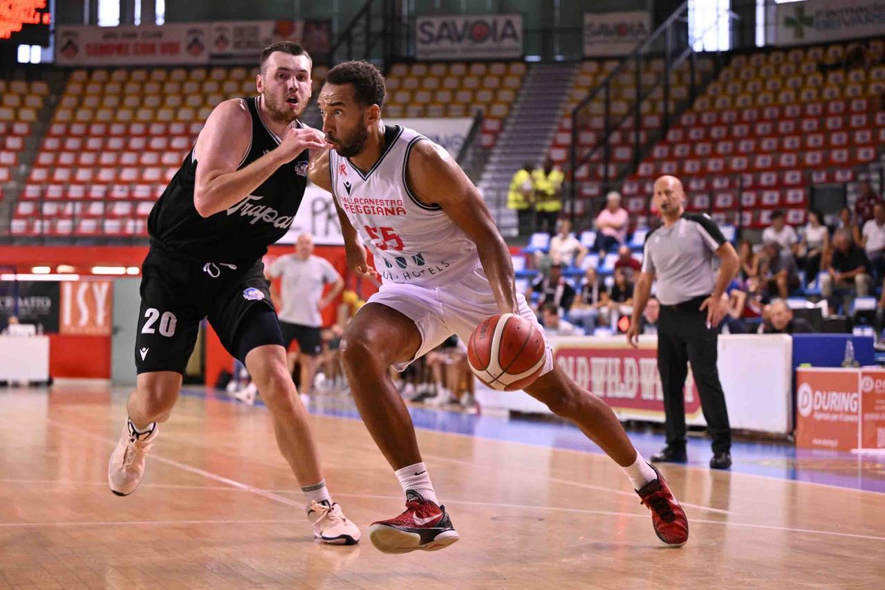 Pallacanestro Reggiana: coi lunghi e sugli esterni, la Una Hotels è più fisica