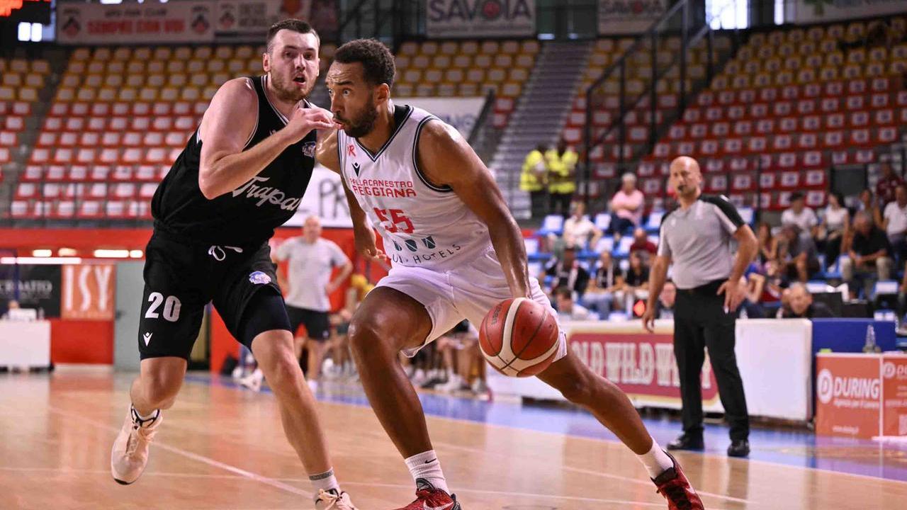 Pallacanestro Reggiana: coi lunghi e sugli esterni, la Una Hotels è più fisica