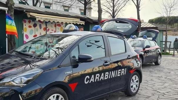 Carabinieri in piazza Garibaldi (foto d'archivio)