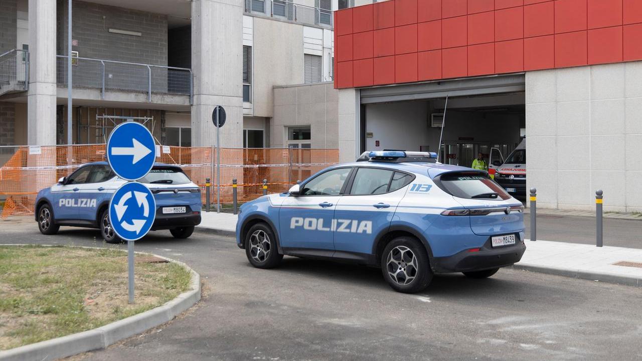 L'intervento degli agenti all'ospedale di Baggiovara