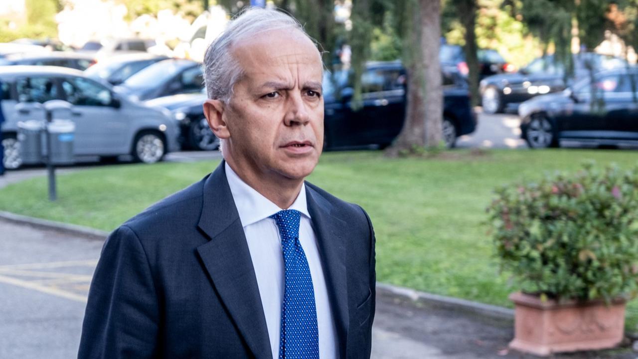 Militari israeliani in vacanza in Sardegna? Piantedosi: «Turisti da tutelare come tutti gli obiettivi sensibili»