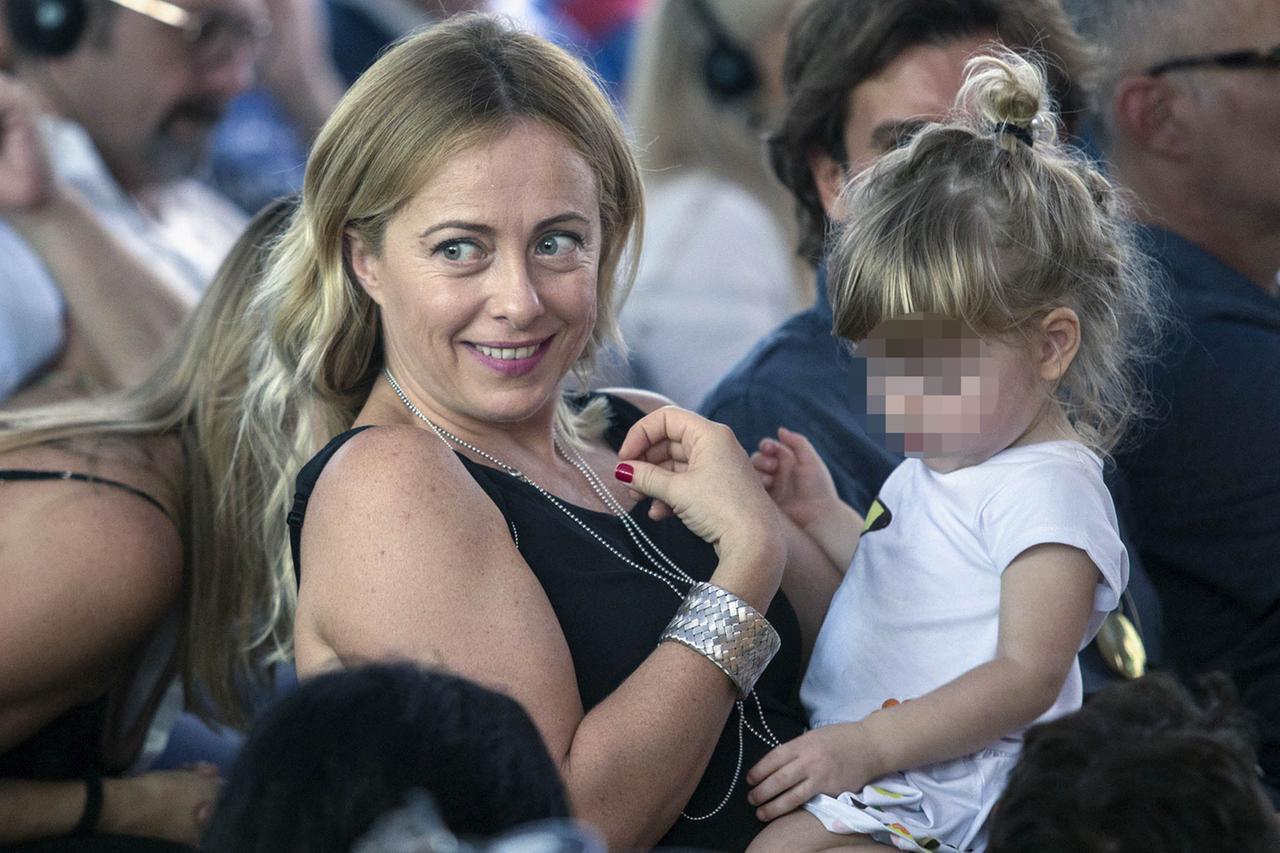 
	Giorgia Meloni e la figlia Ginevra

