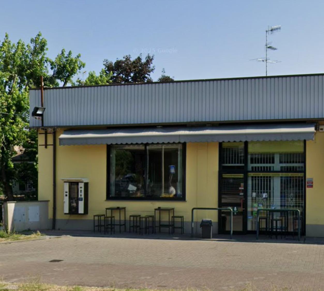 Si accascia al bar mentre prende il caffè: morto un uomo di 72 anni