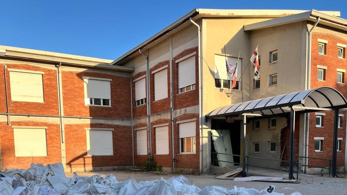 La protesta dei genitori: «I nostri figli trattati come pacchi postali a due giorni dall’inizio della scuola»