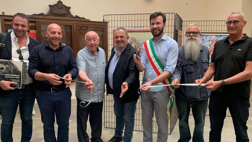 “Dal cielo alla terra”, così Ferrara celebra il genio di Carlo Rambaldi