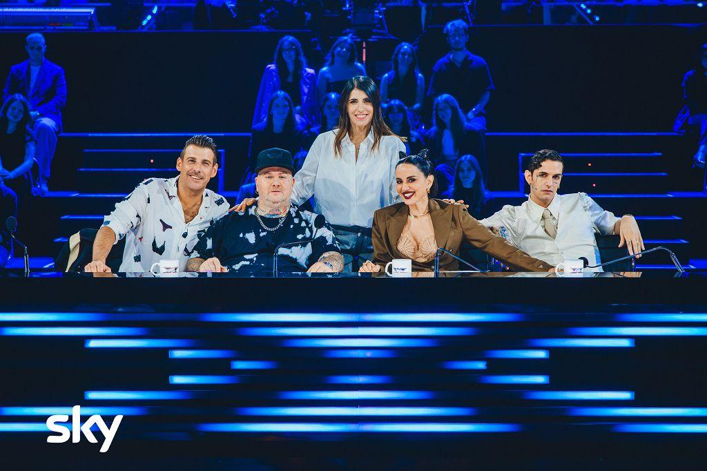 
	Da sx Francesco Gabbani, Jake La Furia, Giorgia, Paola Iezzi e Achille Lauro

