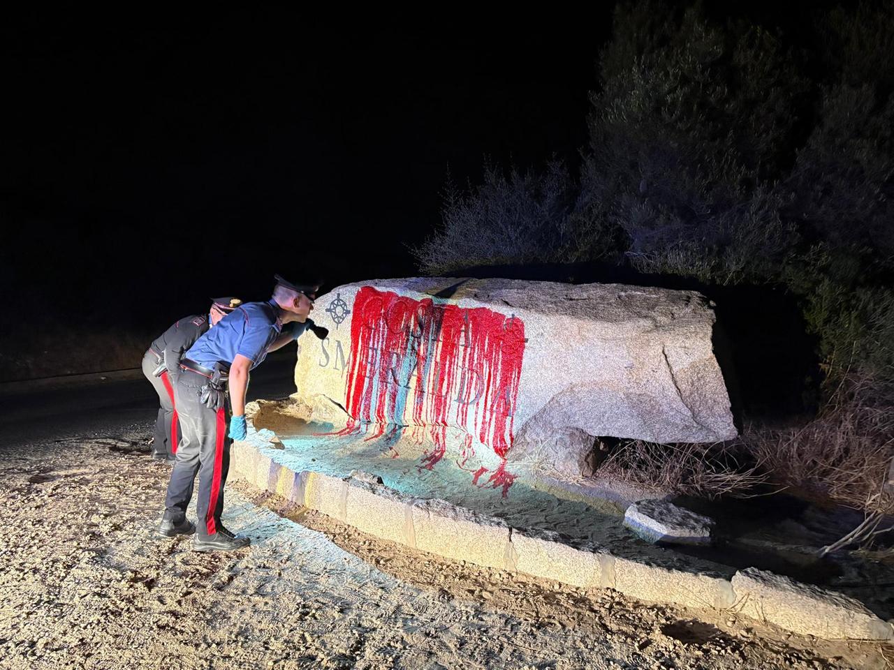 «Palestina libera»: imbrattata la roccia della Costa Smeralda