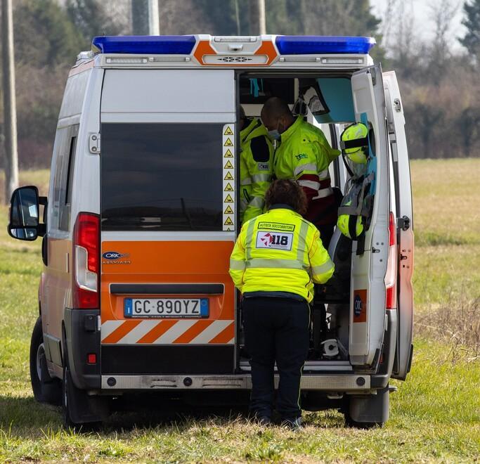Jolanda di Savoia, tenta di truffare un anziano ma scoperto si lancia dalla finestra