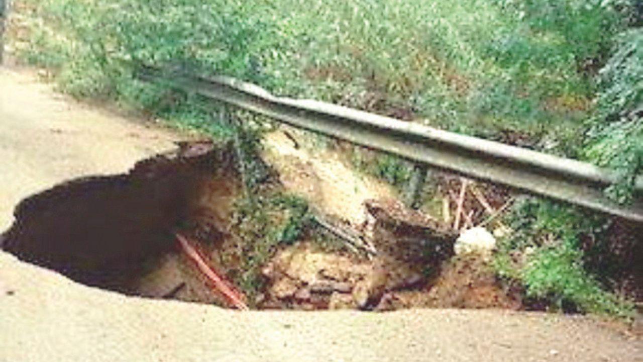 Il cedimento stradale a Forno