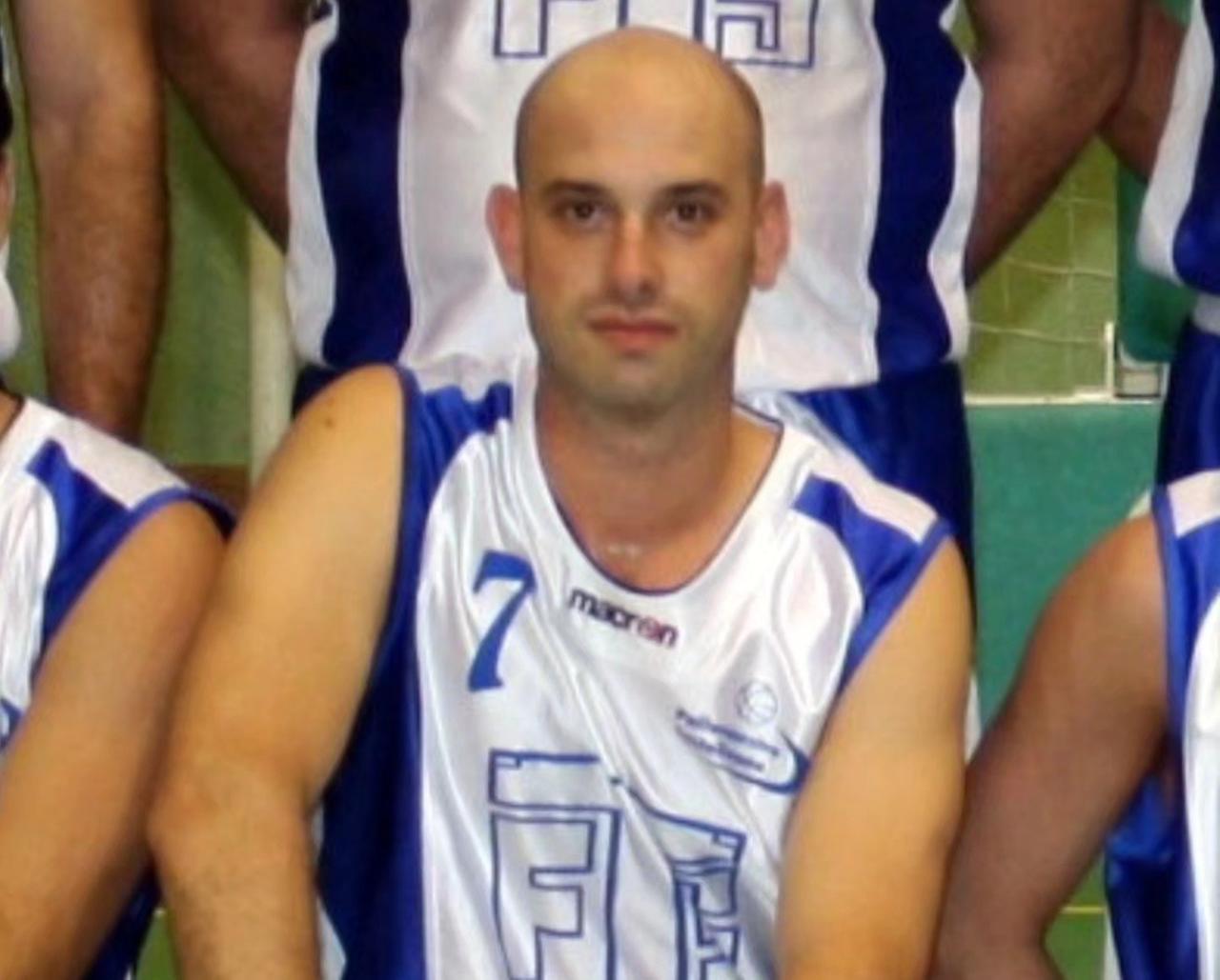 E’ morto Alessandro Nanni, bandiera del basket di Sassuolo. Per una stagione giocò a Castellarano